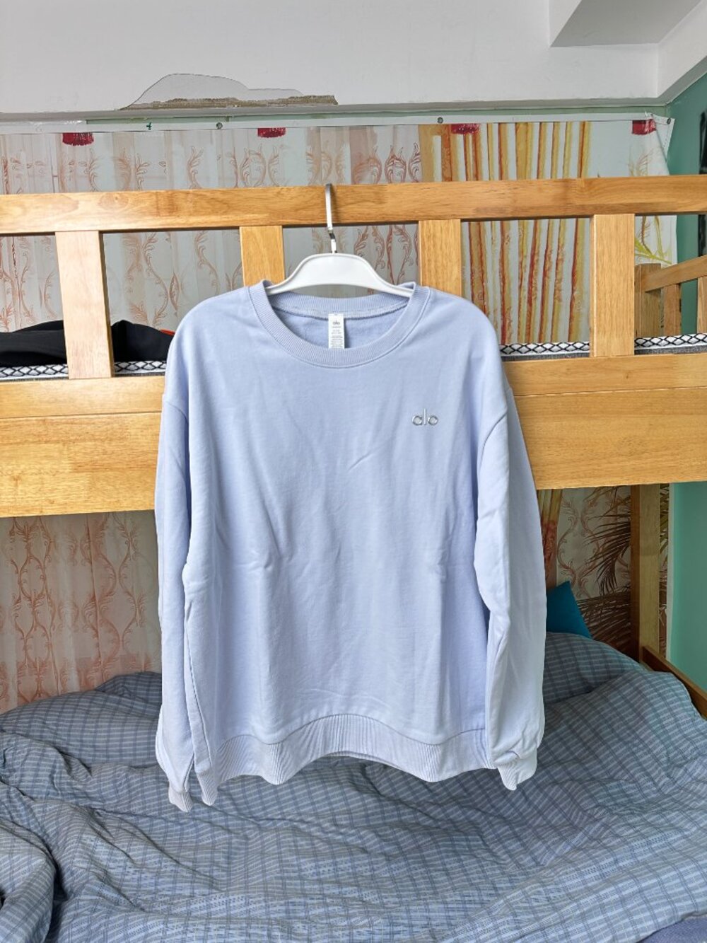 ALO Long-Sleeve Sweatshirt — Shell Blue (Size M)